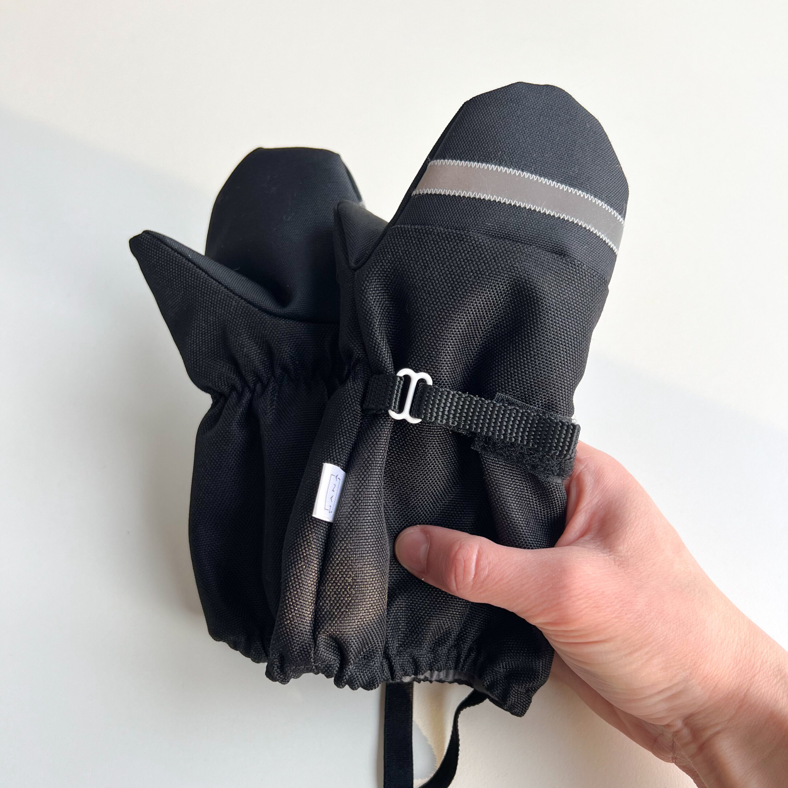 talvekindad meriino- ja lambavillaga must